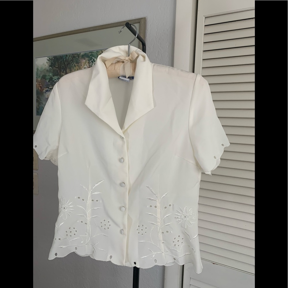 BEA Classics White Short Sleeved Blouse